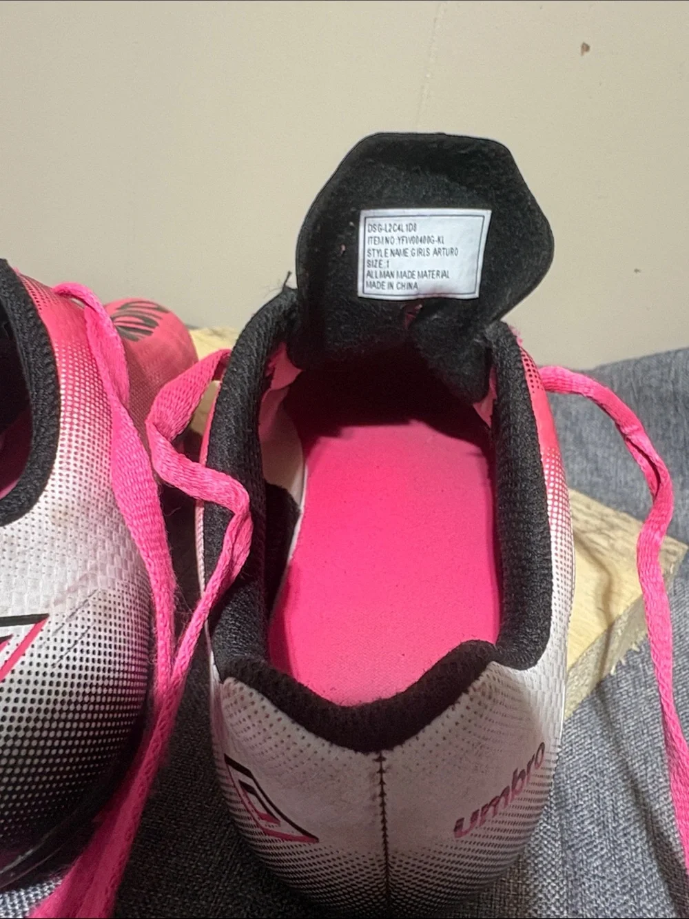 Umbro Soccer Cleats Pink Black Kids Size 1